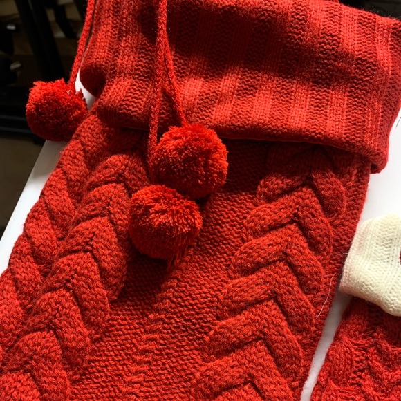 Red Knit Stockings 2 Large, 2 Small - Picture 2 of 3